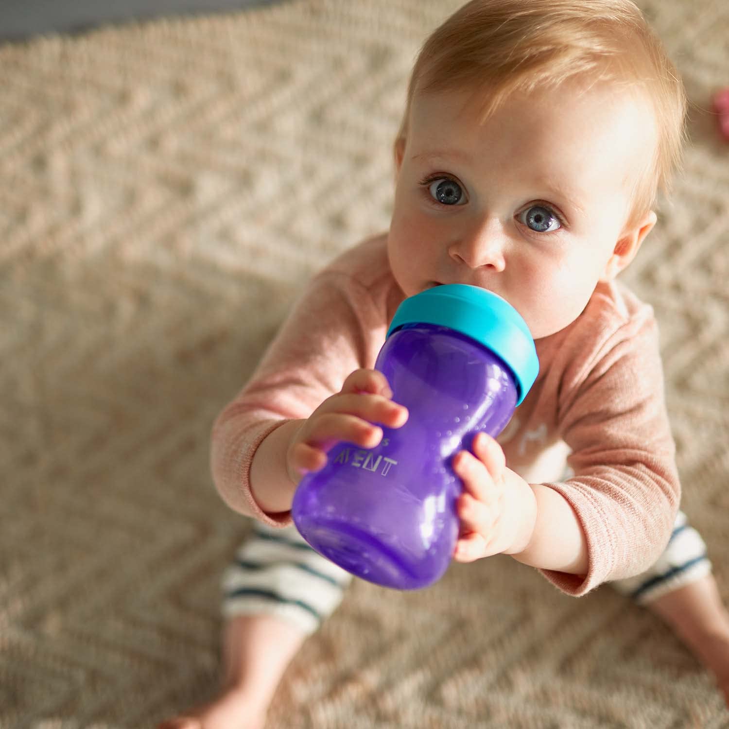 philips-avent-scf802-02-trinklernbecher-violett-auslaufsicherer-silikonschnabel- image 3